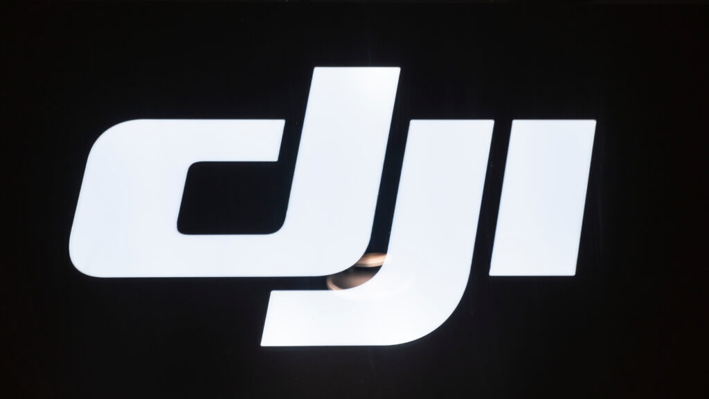 DJIのロゴ